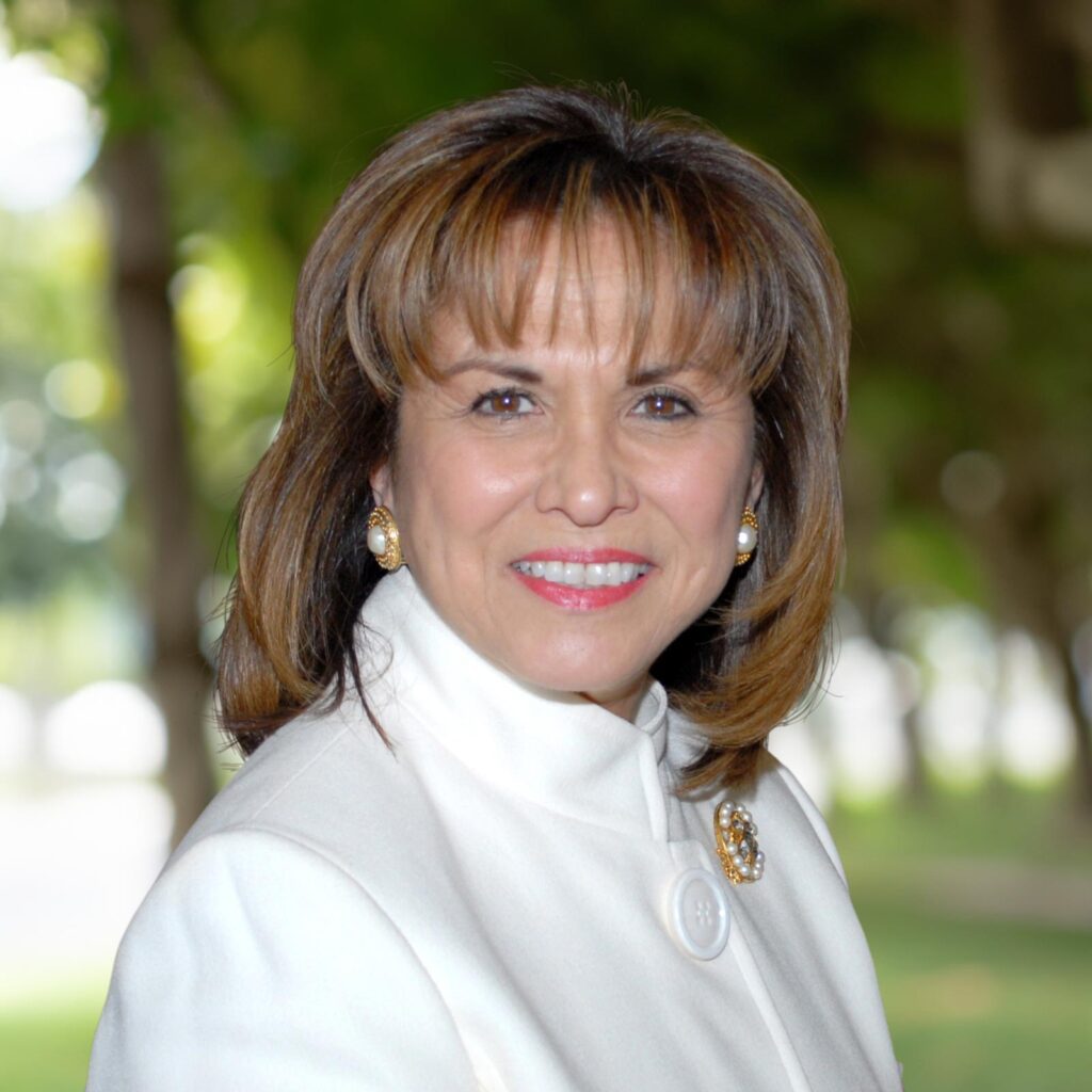 Helen Hernandez Headshot